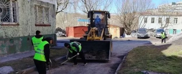 Ежедневно занимаются уборкой городских территорий дорожные службы Петропавловска-Камчатского 1
