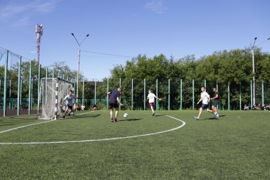 В столице Камчатки юные любители футбола сразились за кубок Ленинского района среди дворовых команд 5