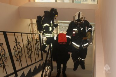 В доме быта «Камчатка» прошли плановые пожарно-тактические учения с эвакуацией людей 4