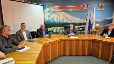 Совещание по вопросу взаимодействия всех ответственных за зимнее содержание дорог состоялось в Петропавловске-Камчатском 1