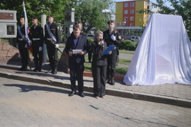 Памятный знак герою России Александру Попову открыли в столице Камчатки 3
