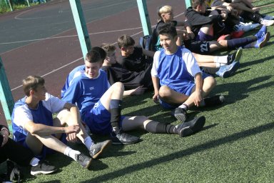 В столице Камчатки юные любители футбола сразились за кубок Ленинского района среди дворовых команд 6