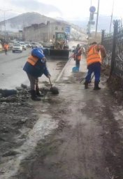 Не прекращается вывоз снежных масс с городских территорий в Петропавловске-Камчатском 0