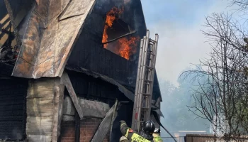 Дачный дом и автомобиль сгорели на Камчатке