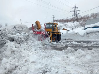 Плановые работы по ликвидации последствий снегопадов проводят в Петропавловске-Камчатском 1