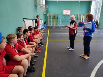 Серию спортивных мастер-классов для педагогов провели в ДНР специалисты с Камчатки 1