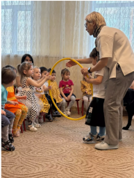 Регулярные занятия с собакой&ndash;терапевтом проводятся в доме ребенка на Камчатке 0