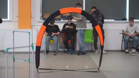 Закончились региональные соревнования по беспилотным авиационным системам &laquo;Дрон-рейсинг&raquo; на Камчатке 5