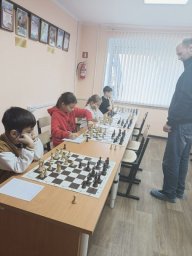 К первенству Дальневосточного федерального округа готовятся елизовские шахматисты на Камчатке 2 К первенству Дальневосточного федерального округа готовятся елизовские шахматисты на Камчатке 2