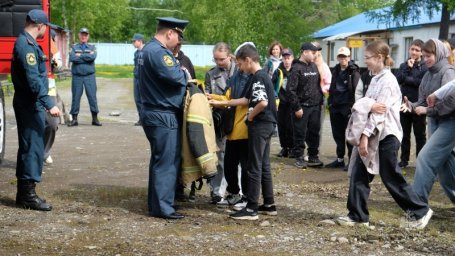 День открытых дверей прошел в спасательном центре МЧС России на Камчатке 2