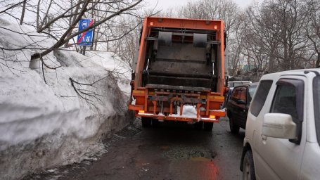 На эффективность работы по вывозу мусора влияют состояние дворовых проездов и парковки в Петропавловске-Камчатском 6