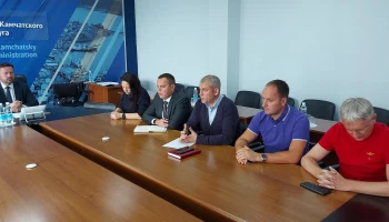 Глава столицы Камчатки поручил проработать вопрос о повышении стоимости проезда в общественном транспорте Глава столицы Камчатки поручил проработать вопрос о повышении стоимости проезда в общественном транспорте