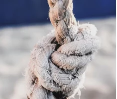 Компанию, где помощника капитана ударил в голову швартовный канат, могут привлечь к ответственности на Камчатке