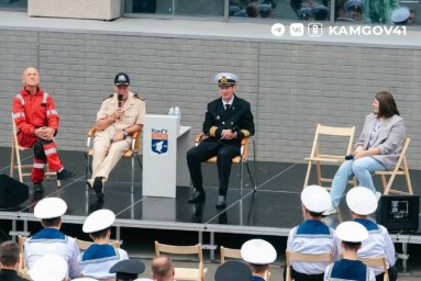 Более 3 000 желающих посетили учебный парусник из Владивостока на Камчатке 2