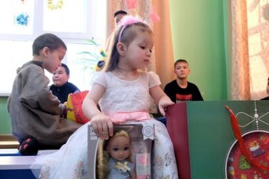 Дети, проходящие лечение в противотуберкулезном диспансере на Камчатке, получили подарки в преддверии Нового года 0