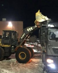 Плановая уборка городских территорий от снега и наледи продолжается в Петропавловске-Камчатском 2