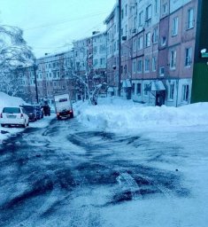 Дорожные службы продолжают работы по устранению последствий циклона в Петропавловске-Камчатском 6