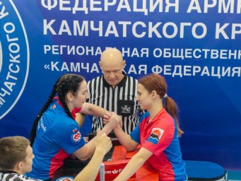 68 спортсменов приняли участие в Первенстве по армрестлингу на Камчатке 8 68 спортсменов приняли участие в Первенстве по армрестлингу на Камчатке 8
