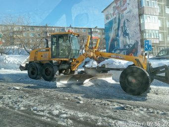 Устранение снежного наката, расширение проезжей части и обработка дорог проходят в Петропавловске-Камчатском 1
