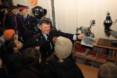 Школьники познакомились с историей становления милиции и полиции на Камчатке 0