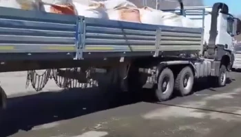 Тяжёлые грузовики ускоряют разрушение трасс в Камчатском крае