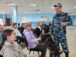 Урок мужества провели камчатские полицейские для школьников