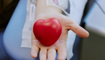 Продолжаем развенчивать мифы о донорстве крови