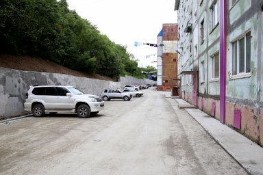 Ремонт проезда и придомовых территорий на улицах Пономарева и Павлова проверили парламентарии на Камчатке 3
