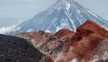 Пострадавших на Ключевском вулкане на Камчатке эвакуировали