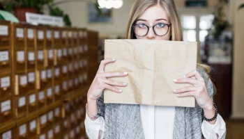 Проворовалась на большую сумму начальница отделения почты в городе Елизово на Камчатке