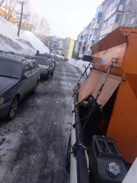 Устранение снежного наката, расширение проезжей части и обработка дорог проходят в Петропавловске-Камчатском 4