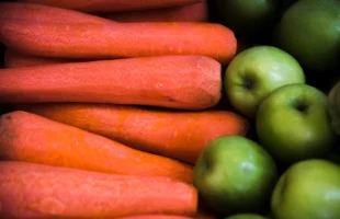 Три полезных продукта для перекуса: как утолить голод с пользой для здоровья