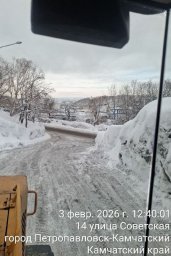 Магистрали, внутриквартальные проезды и придомовые территории чистили сегодня в Петропавловске-Камчатском 3