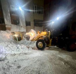 Дорожные службы продолжают работы по устранению последствий циклона в Петропавловске-Камчатском 4