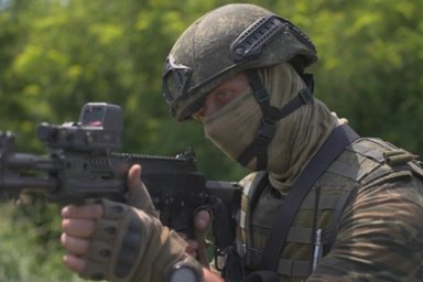Бойцов камчатской 40-ой бригады морской пехоты защищает «Архангел-2» 0