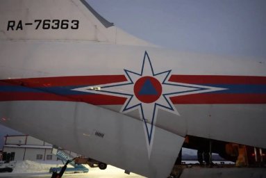 Мощные погрузчики доставлены с Сахалина бортом МЧС на Камчатку 4