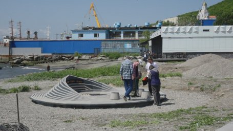 Качелями и скамейками обзаведется набережная Озерновской косы в Петропавловске-Камчатском 2