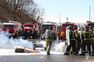 Пожарные Камчатки отметили 375-летний юбилей большим шоу 56