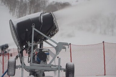 Тестовые испытания системы искусственного снегообразования начались на базе «Эдельвейс» в столице Камчатки 4