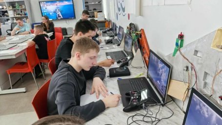 Школьники прошли курс подготовки операторов БПЛА в &laquo;Кванториум-Камчатке&raquo; 2