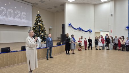 Первая новогодняя елка главы города прошла в Петропавловске-Камчатском 9