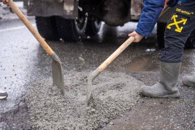 Ямочный ремонт для безопасного проезда до наступления устойчивого тепла начался на трассе в Камчатском крае 0