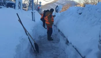 Работы по устранению последствий недавнего циклона ведутся в Петропавловске-Камчатском