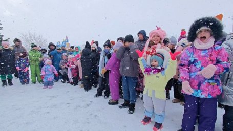 Торжественное открытие новой новогодней площадки с катком состоялось в городе Елизово на Камчатке 1