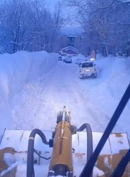 Магистрали, внутриквартальные проезды и придомовые территории чистили сегодня в Петропавловске-Камчатском 4