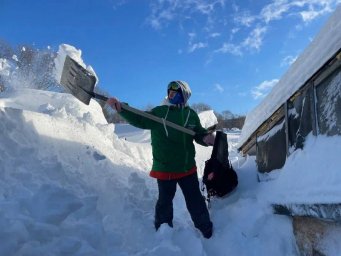 Справиться с последствиями циклона жителям помогают волонтеры Камчатки 2