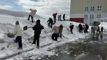 Сезонные работы по содержанию улично-дорожной сети проходят в столице Камчатки 11