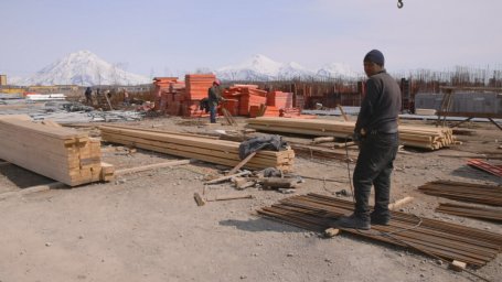Более 150 рабочих трудятся на строительстве микрорайона Северного на Камчатке 2
