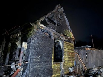 Сотрудники Следственного комитета устанавливают обстоятельства пожара в Раздольном на Камчатке 2