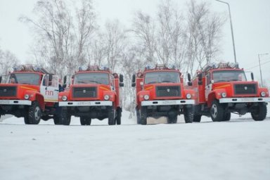 Ключи от новых пожарных машин получили четыре пожарных части  на Камчатке 1